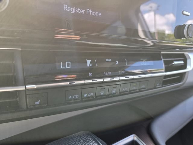 Used 2023 Toyota Sienna XLE FWD image 26