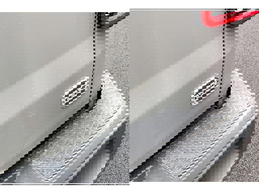 Used 2020 Jeep Gladiator Overland w/ Popular Equipment Package image 9