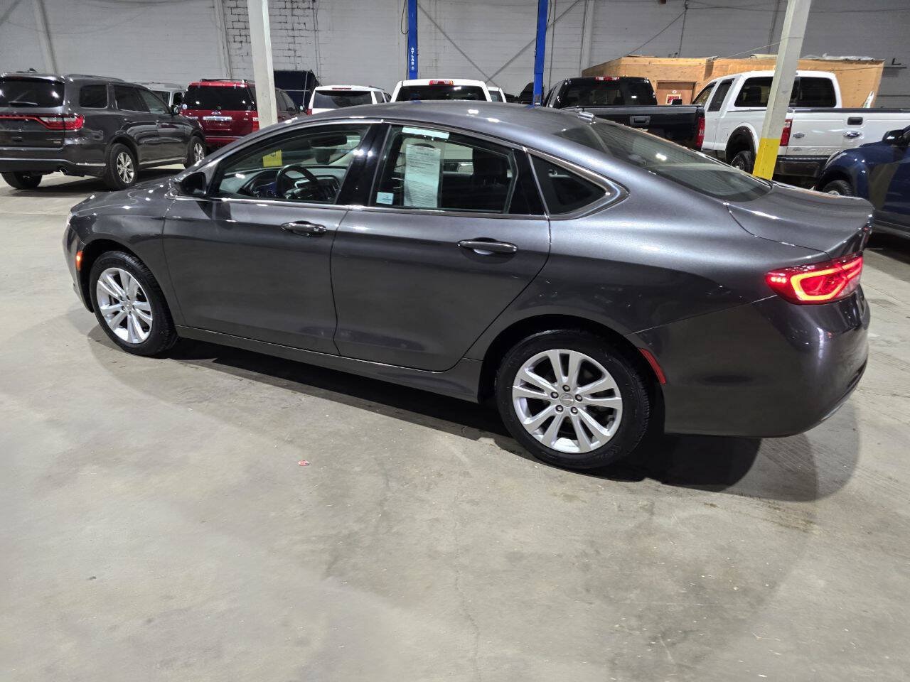 Used 2015 Chrysler 200 Limited w/ Convenience Group FWD image 6