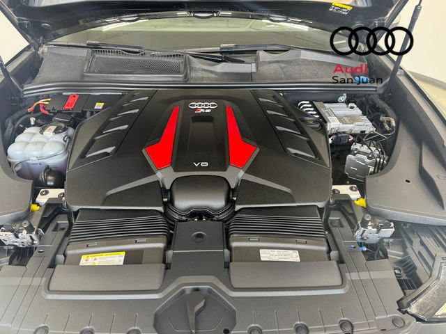 Used 2024 Audi RS Q8 AWD/4WD image 4