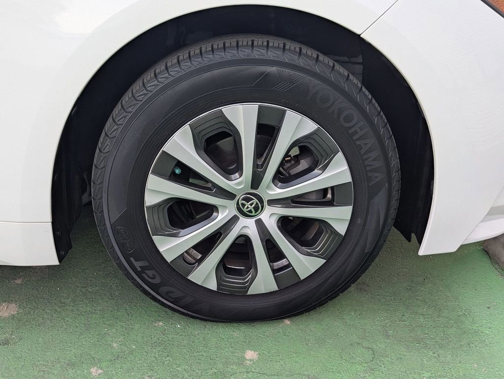 Used 2022 Toyota Corolla LE image 21