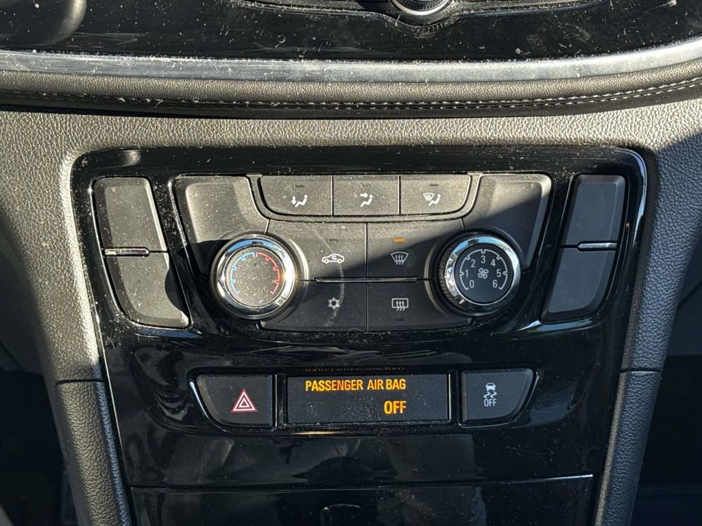 Used 2022 Buick Encore Preferred w/ Safety Package image 19