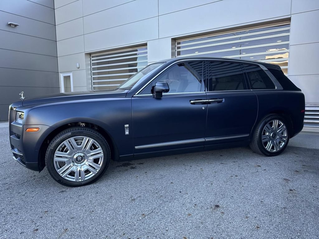 Used 2021 Rolls-Royce Cullinan AWD/4WD image 3
