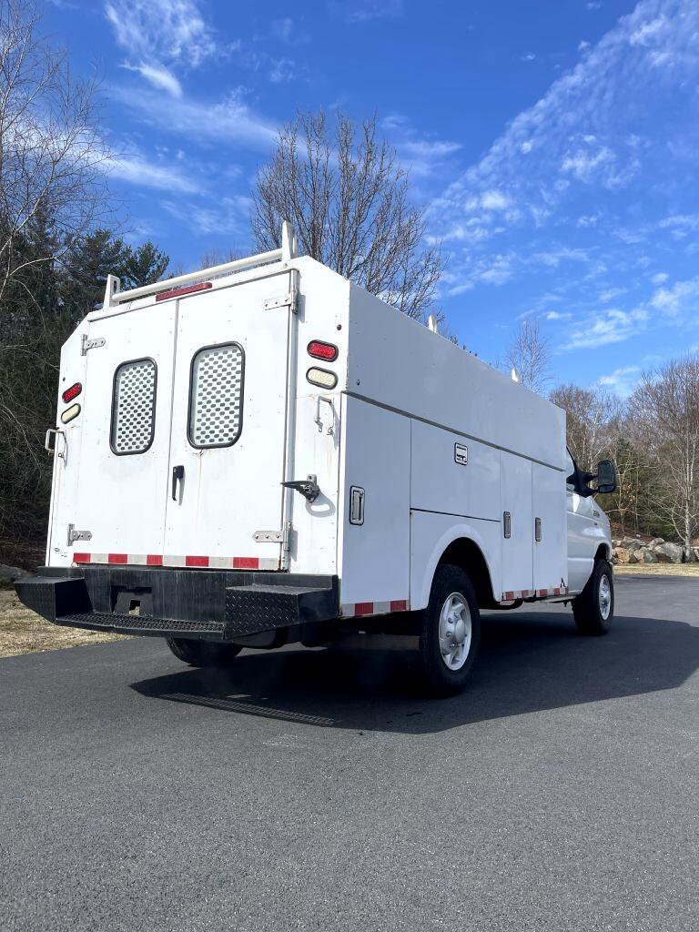 Used 2010 Ford E-350 and Econoline 350 Super Duty image 6