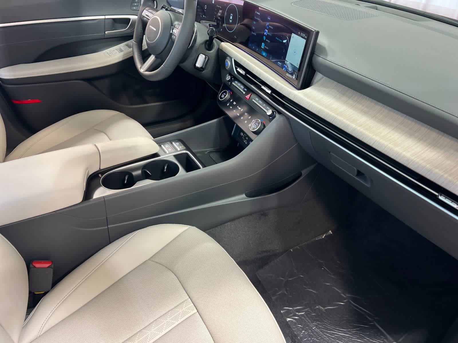New 2025 Hyundai Sonata Limited FWD image 15