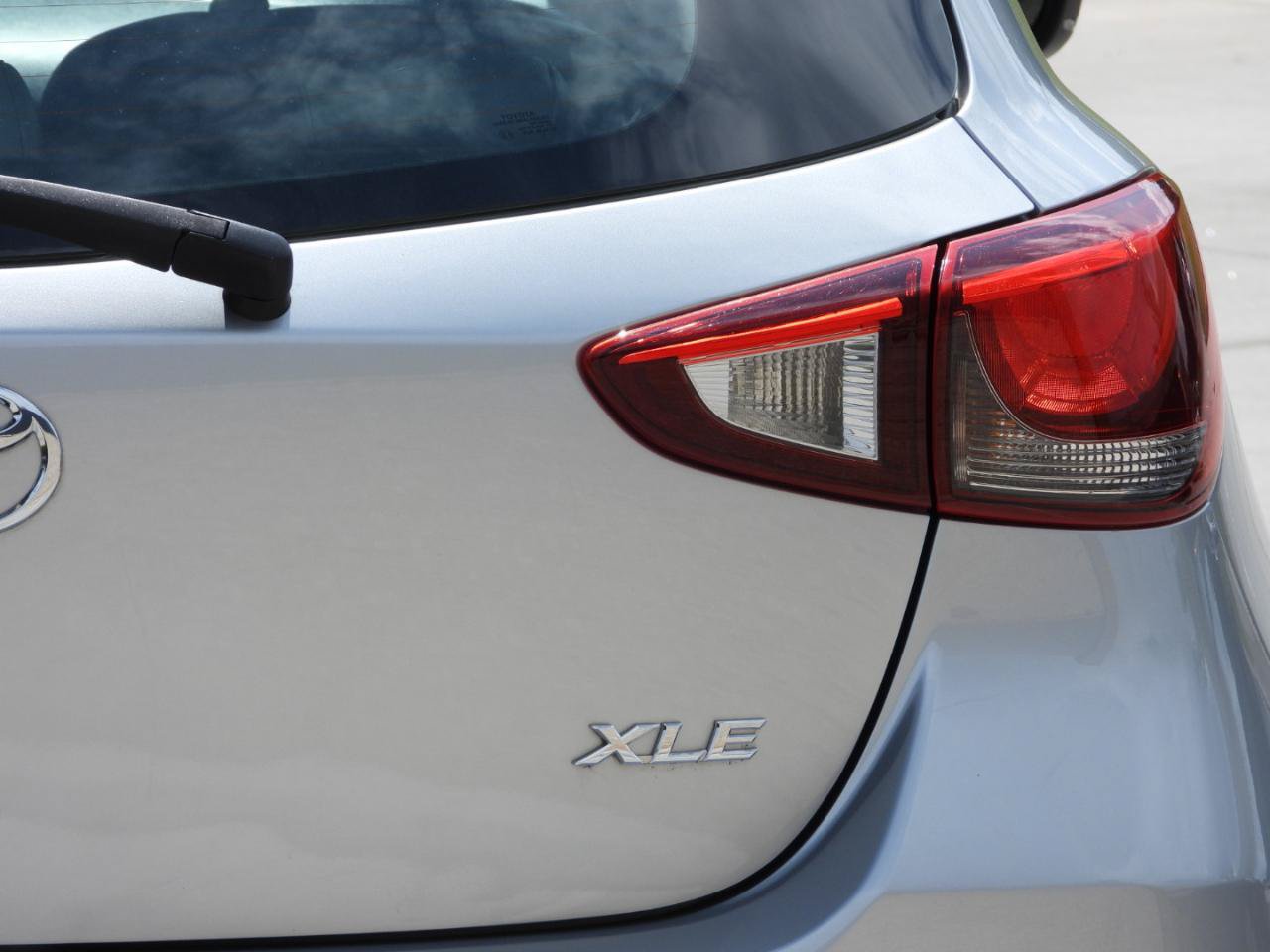 Used 2020 Toyota Yaris XLE FWD image 21