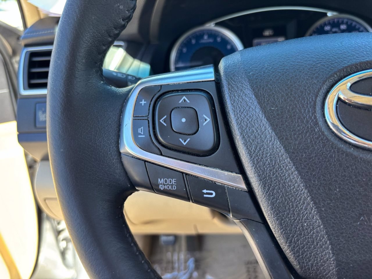 Used 2015 Toyota Camry XLE FWD image 26