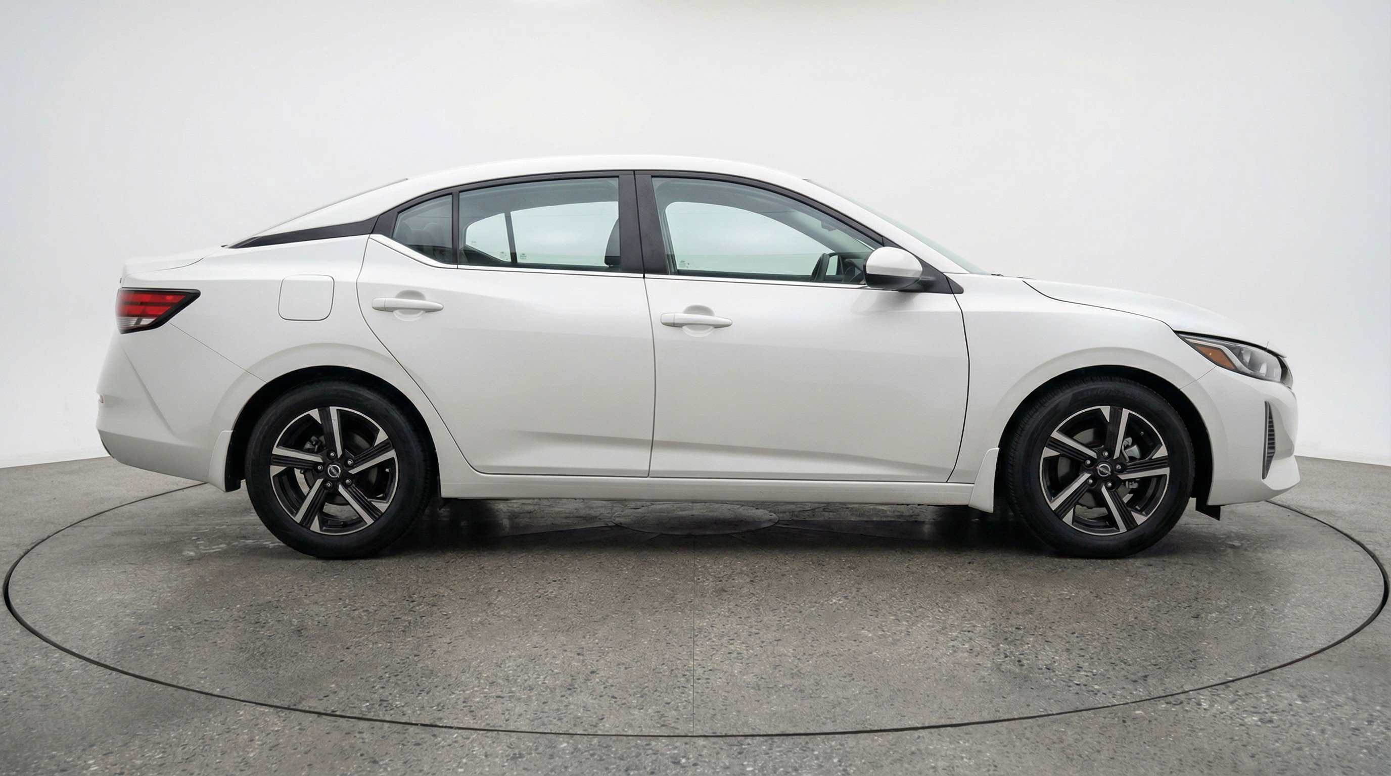 Used 2025 Nissan Sentra SV image 11