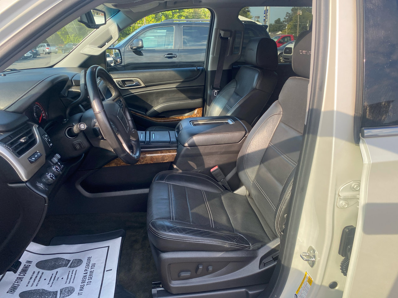 Used 2015 GMC Yukon Denali w/ Touring Package image 9