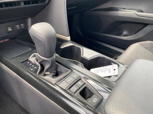 Used 2025 Toyota Camry LE FWD image 13
