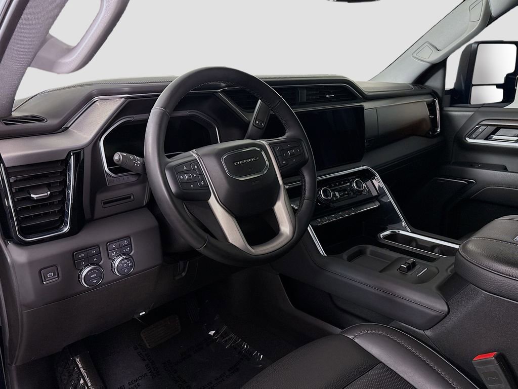 Used 2024 GMC Sierra 3500 Denali AWD/4WD image 11