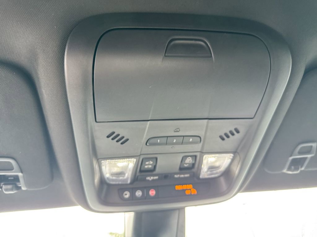 Used 2024 Cadillac XT6 Luxury image 19