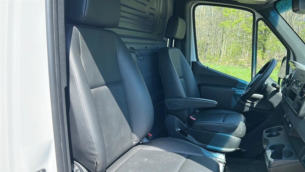 Used 2022 Mercedes-Benz Sprinter 2500 image 52