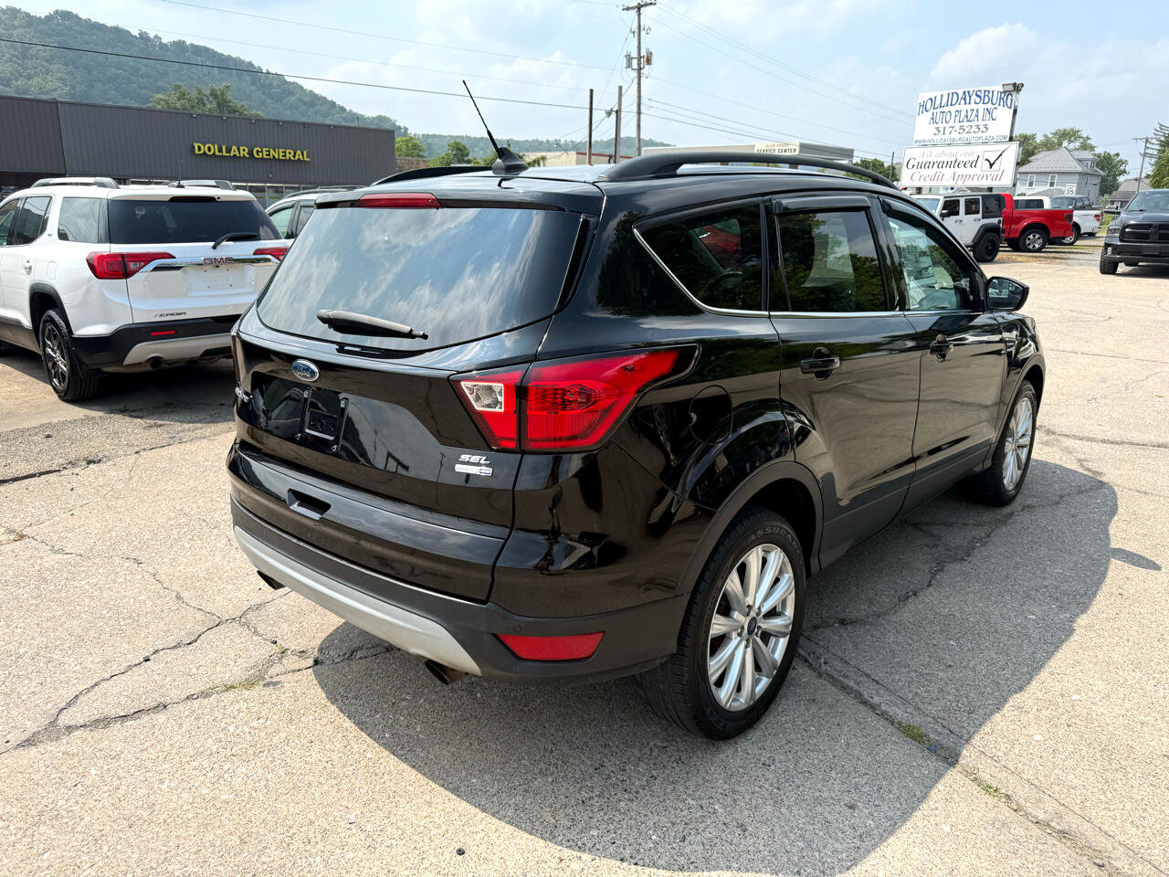 Used 2019 Ford Escape SEL image 9