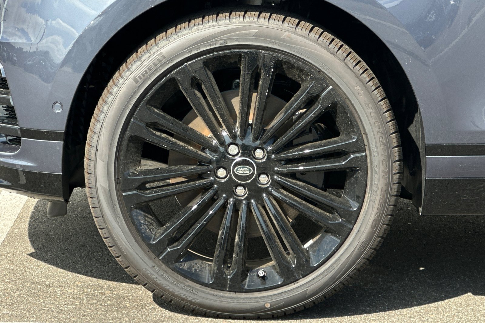 New 2026 Land Rover Range Rover Velar Dynamic SE image 33