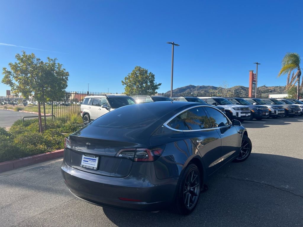 Used 2019 Tesla Model 3 Standard Range Plus image 7