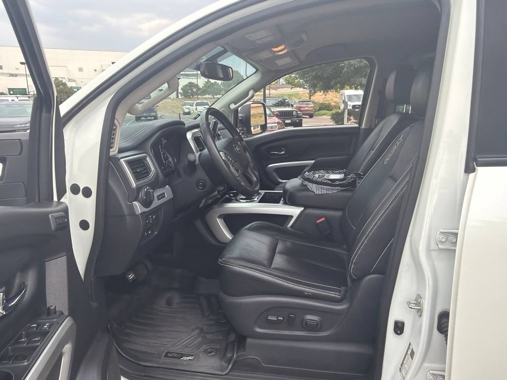 Used 2018 Nissan Titan PRO-4X w/ Pro-4x Convenience Package AWD/4WD image 7