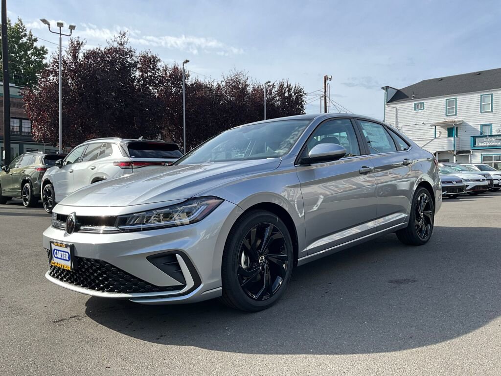 New 2025 Volkswagen Jetta SE image 3