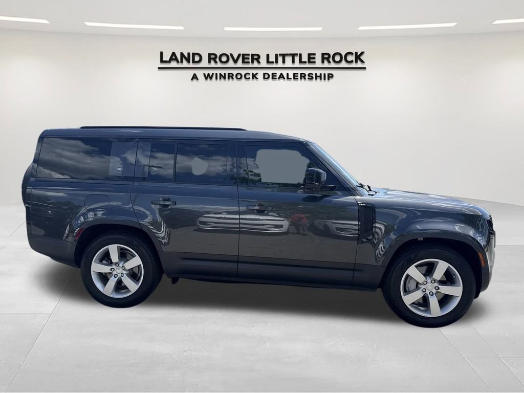 Used 2024 Land Rover Defender 130 S image 4