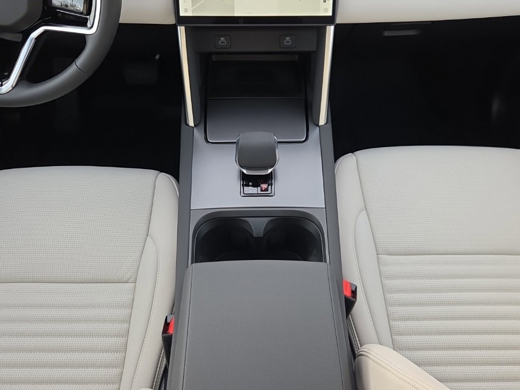 New 2025 Land Rover Discovery Sport S image 23
