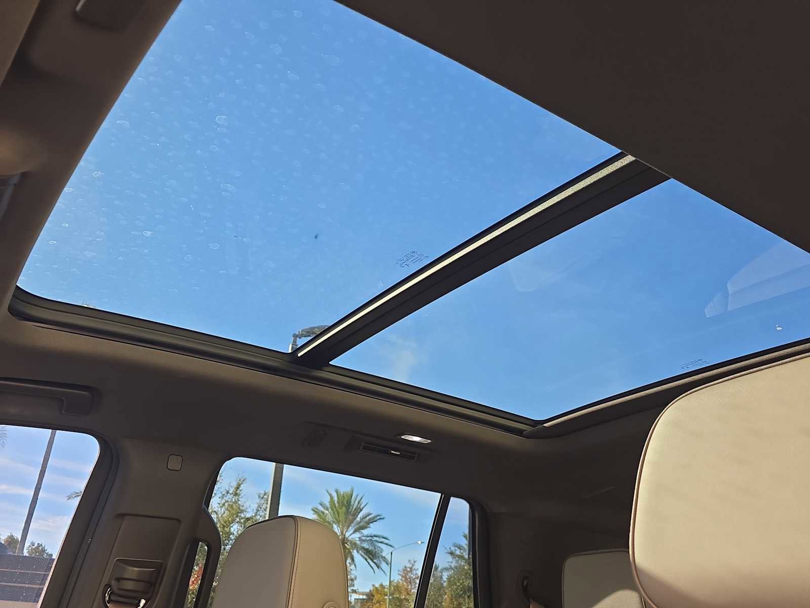 Used 2023 GMC Yukon SLT image 28