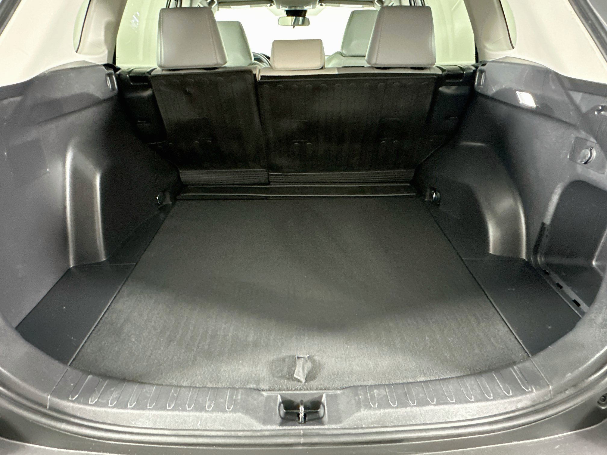 Used 2022 Toyota RAV4 XLE Premium FWD image 28