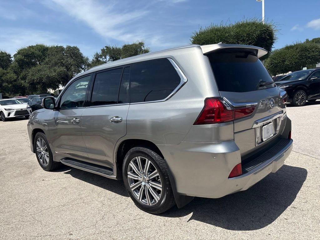 Used 2016 Lexus LX 570 4WD w/ Luxury Package image 3