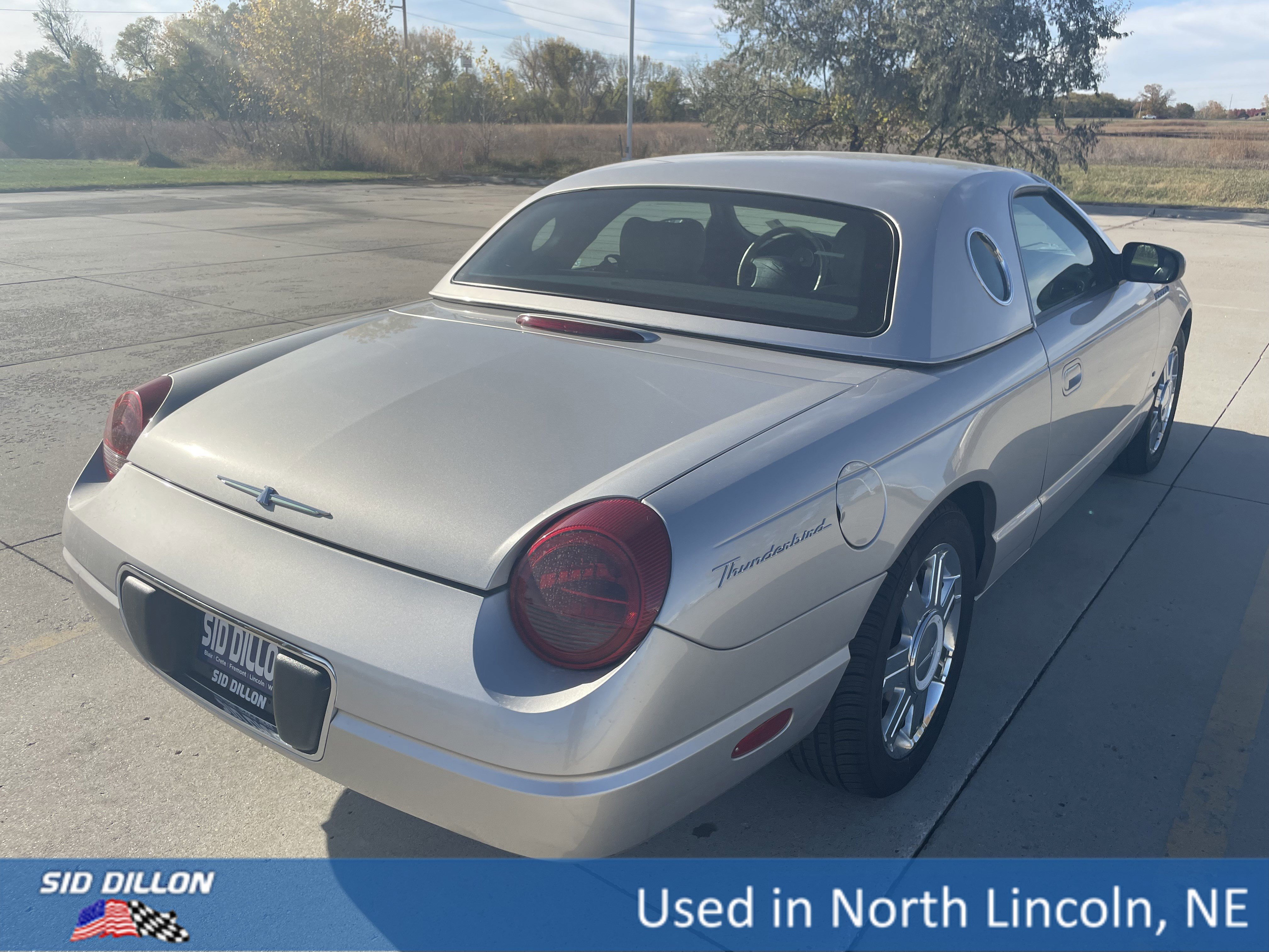 Used 2004 Ford Thunderbird Deluxe image 9
