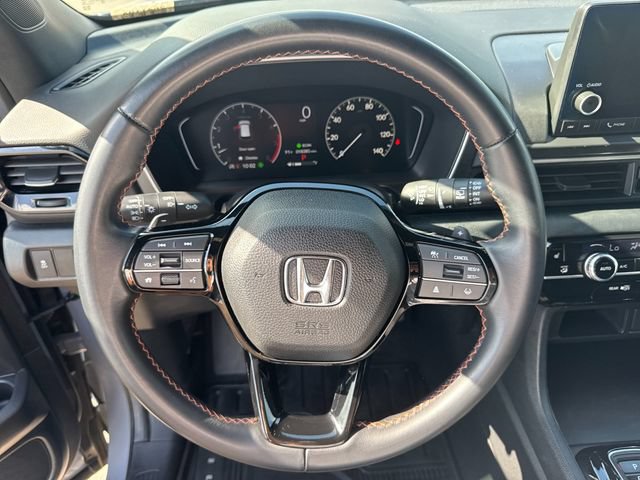 Used 2025 Honda Pilot Sport image 25