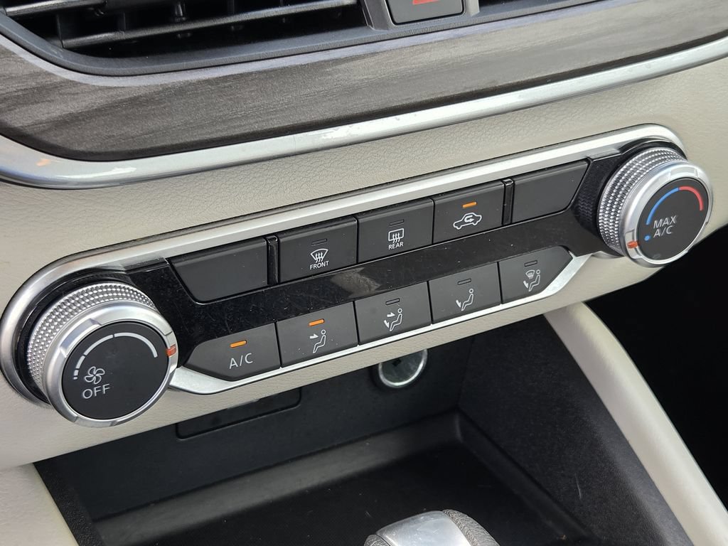 Used 2025 Nissan Altima 2.5 SV FWD image 19