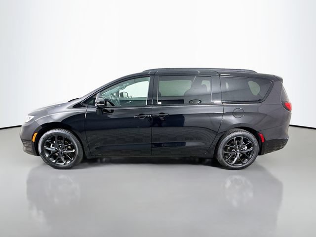 New 2026 Chrysler Pacifica Select w/ S Appearance Package FWD image 4