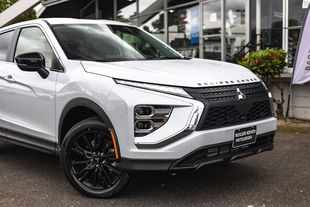 New 2026 Mitsubishi Eclipse Cross LE AWD/4WD image 3
