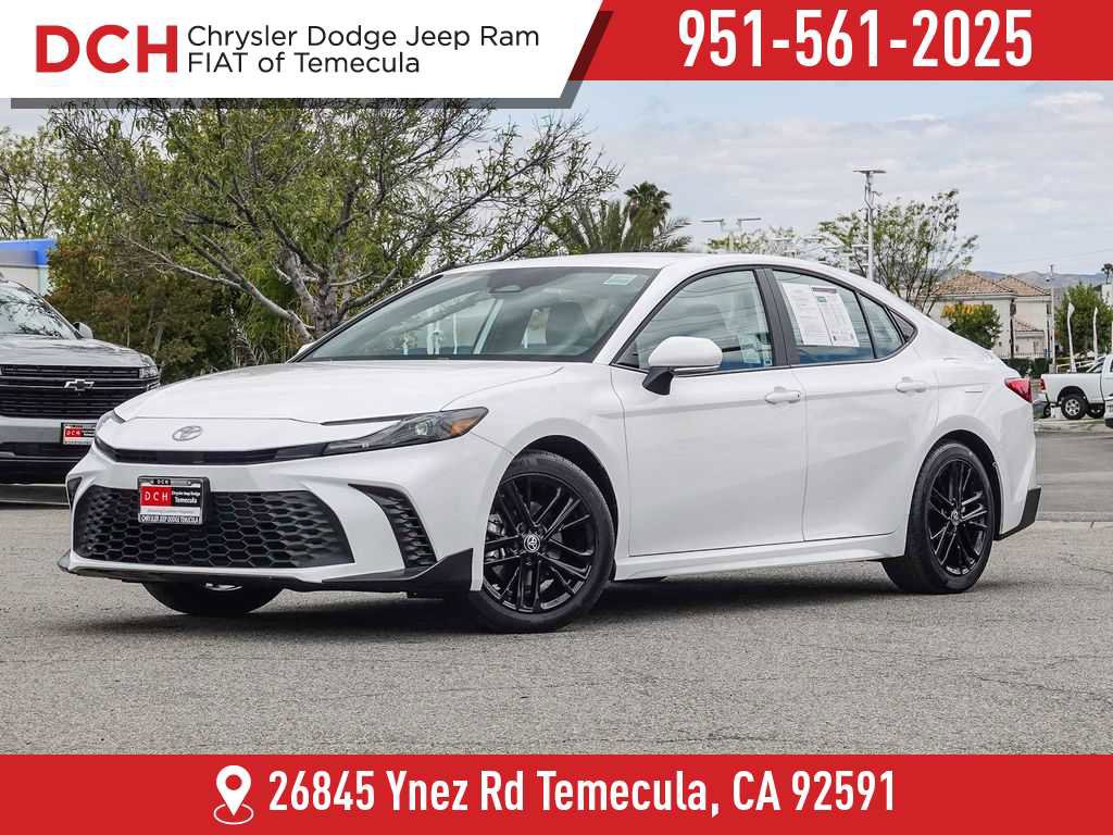 Used 2026 Toyota Camry SE FWD image 1