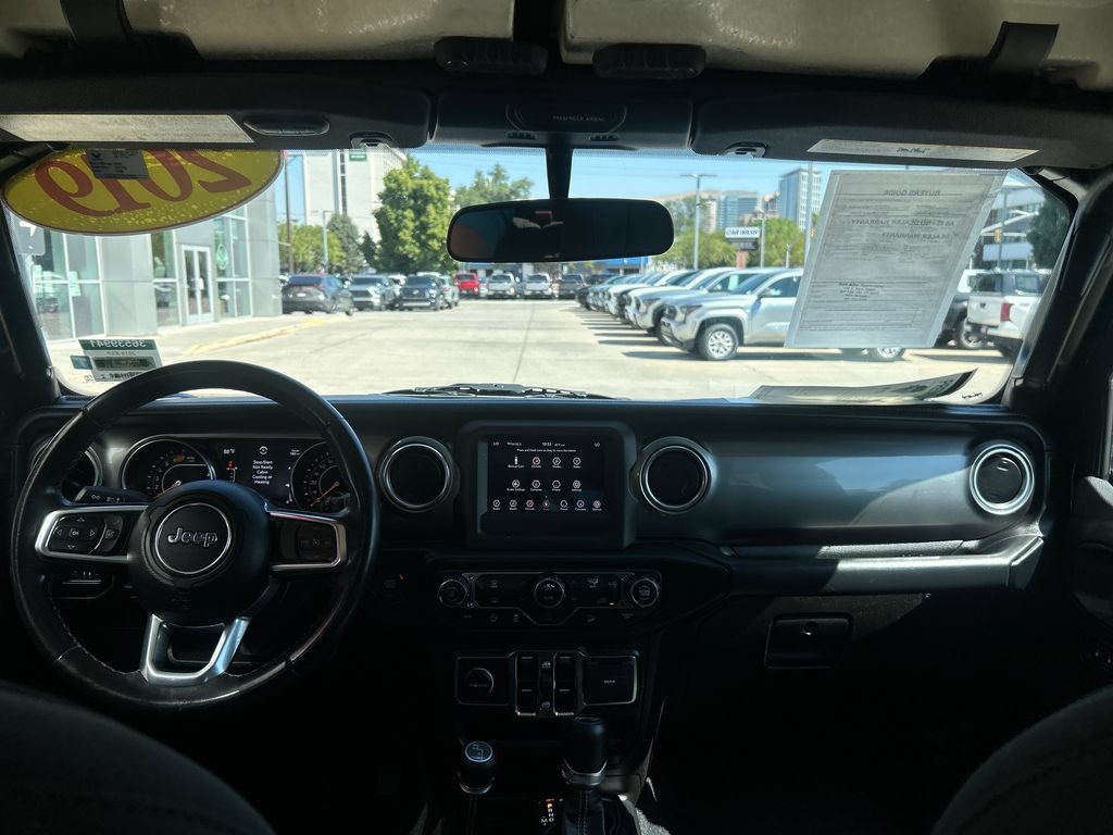 Used 2019 Jeep Wrangler Unlimited Sahara AWD/4WD image 12