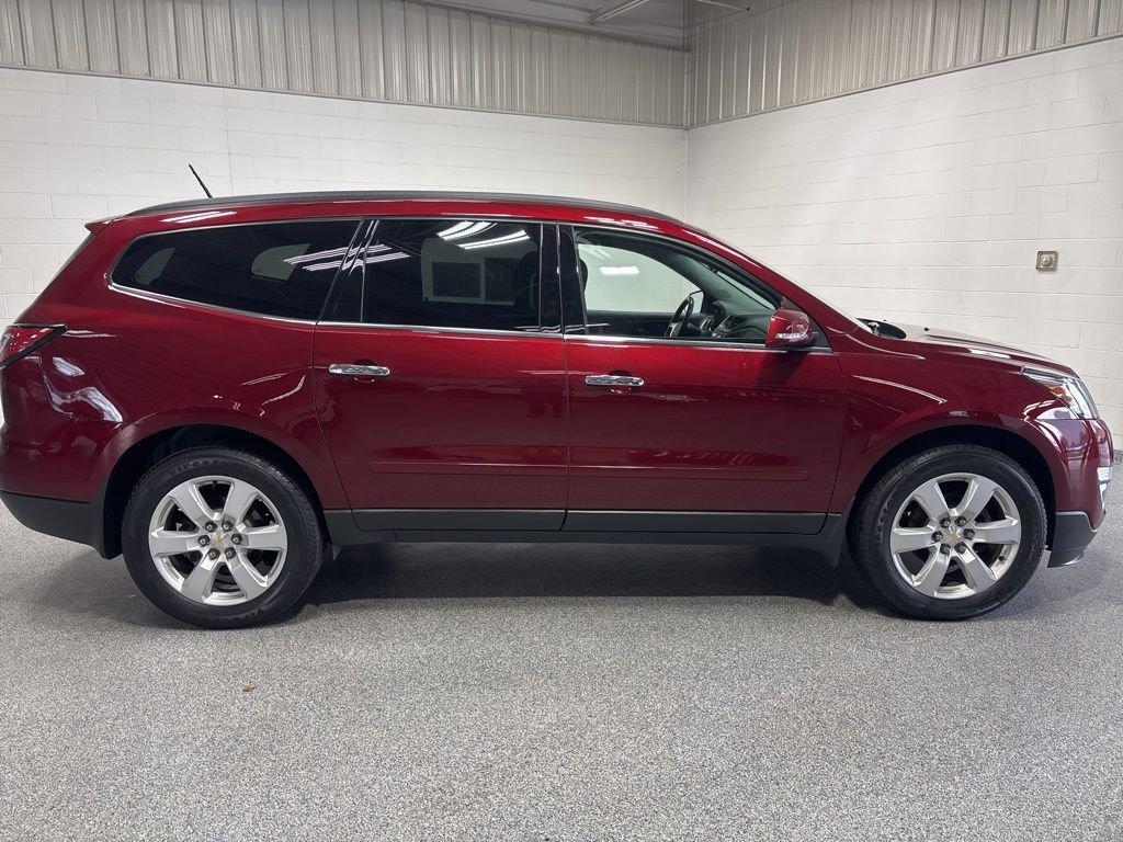 Used 2016 Chevrolet Traverse LT w/ Style and Technology Package image 8