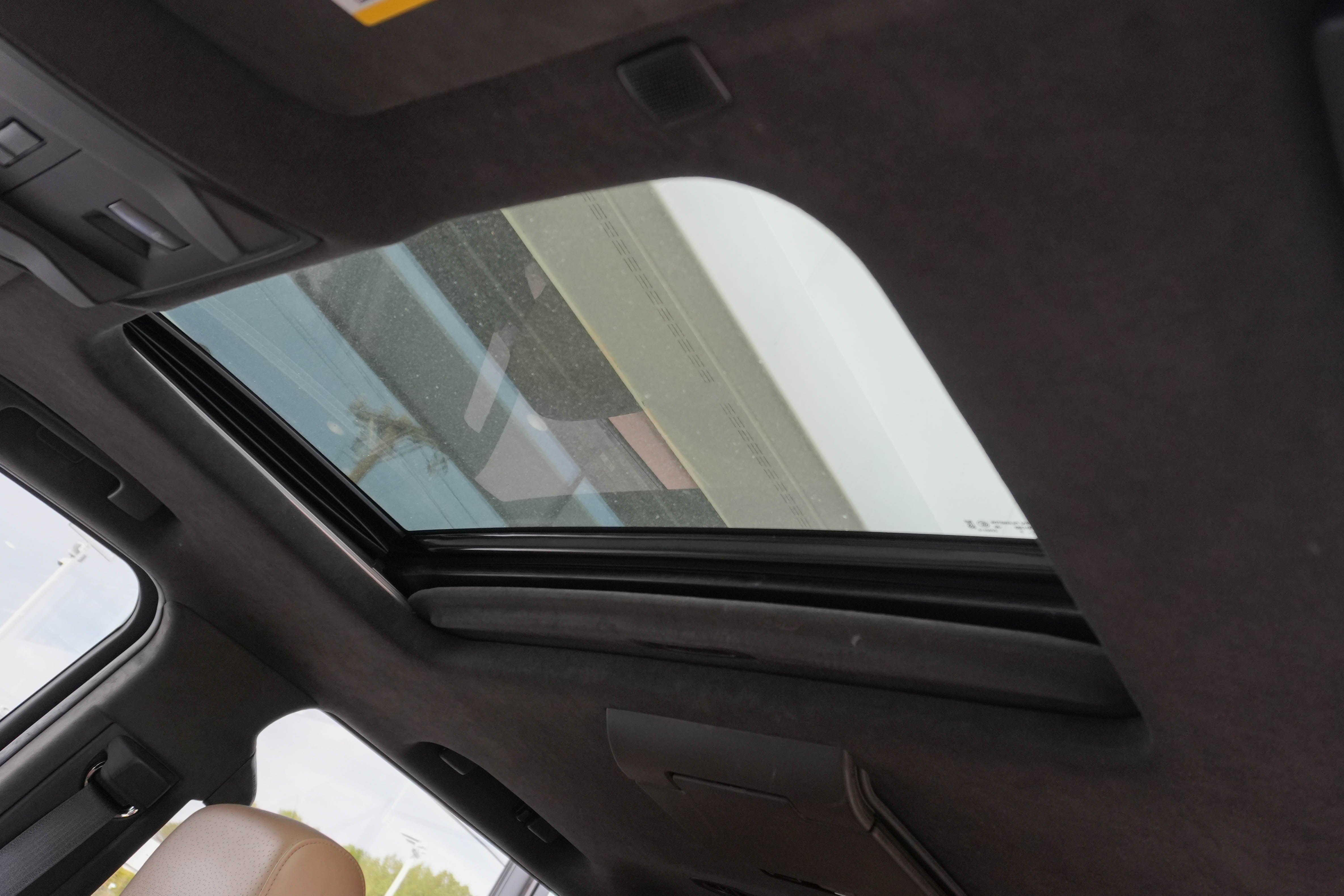 Used 2020 Cadillac Escalade Platinum AWD/4WD image 12