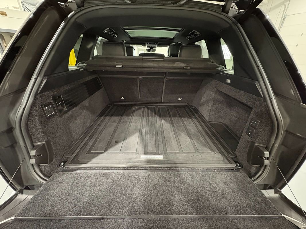 Used 2019 Land Rover Range Rover HSE image 38