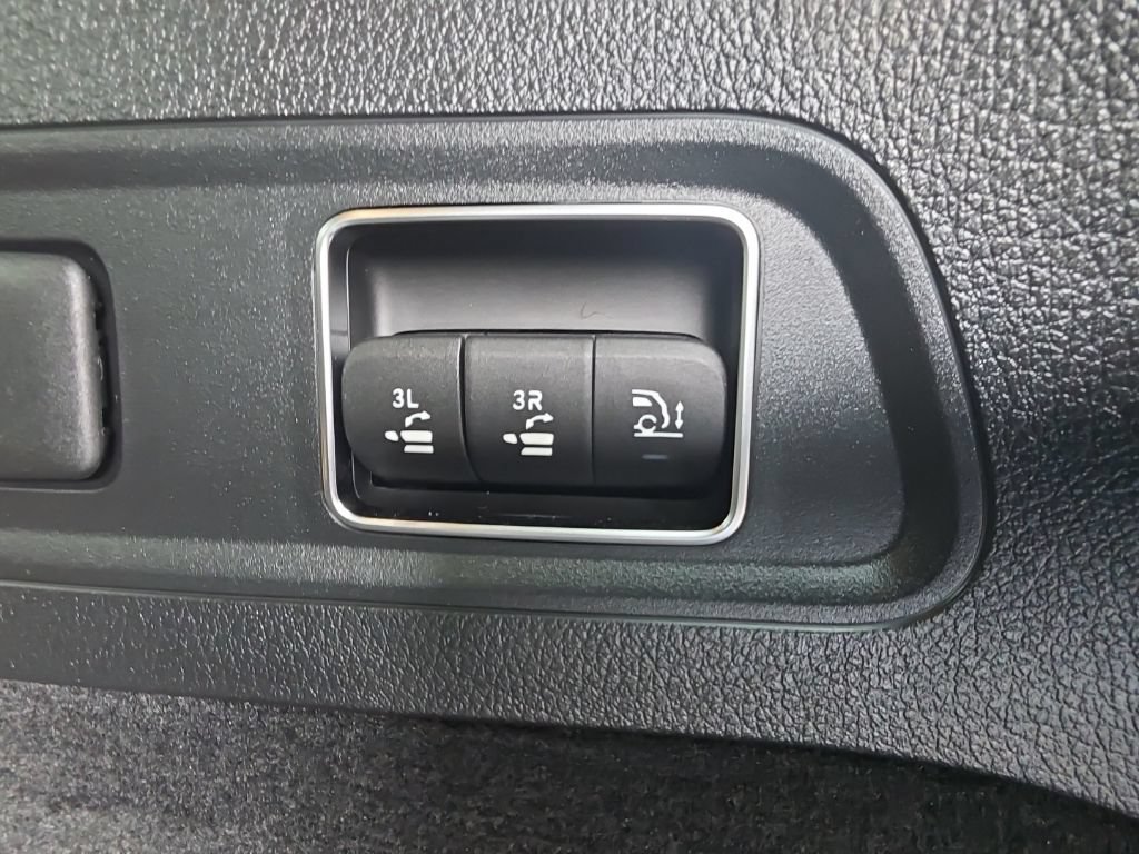 Used 2024 Mercedes-Benz GLS 450 4MATIC image 15