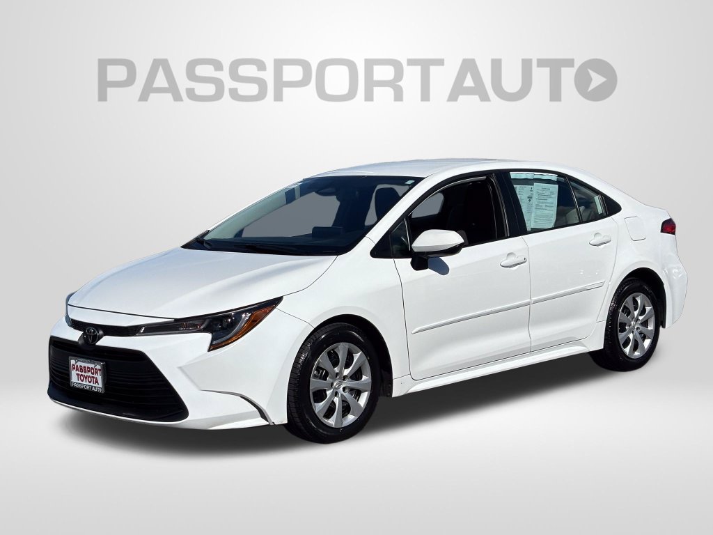 Used 2025 Toyota Corolla LE FWD image 1