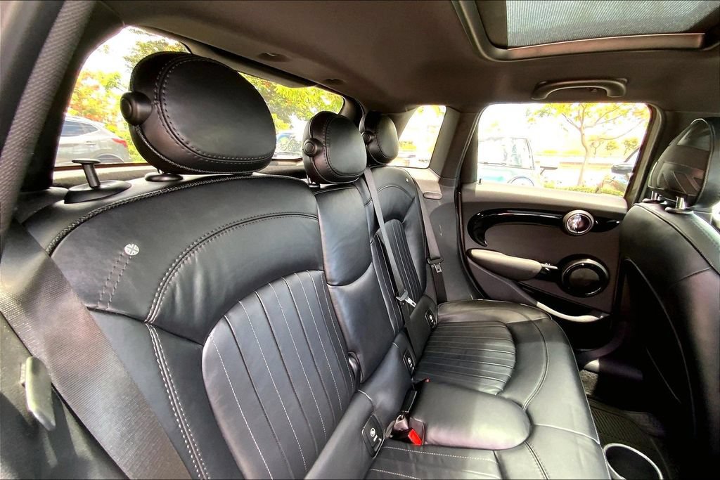 Used 2019 MINI Cooper S w/ Signature Upholstery Package FWD image 26