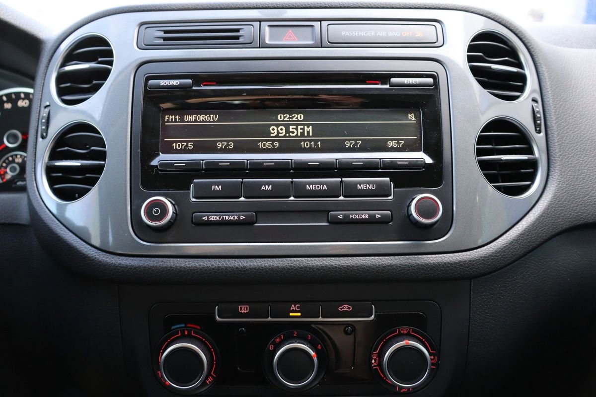 Used 2012 Volkswagen Tiguan S image 17