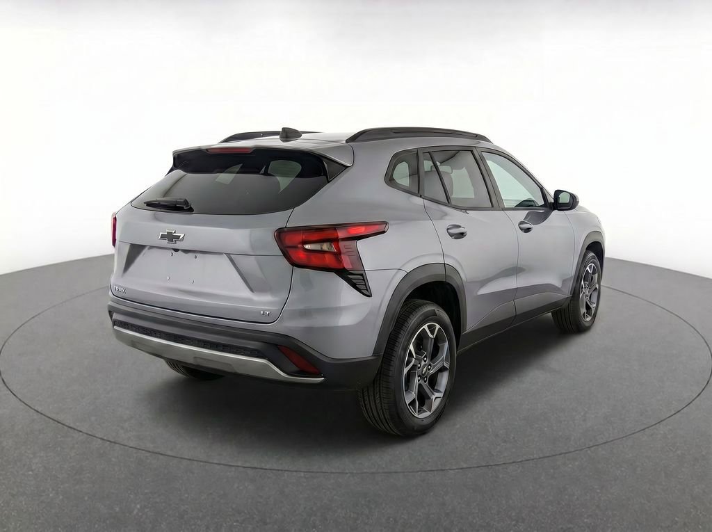 Used 2026 Chevrolet Trax LT FWD image 4