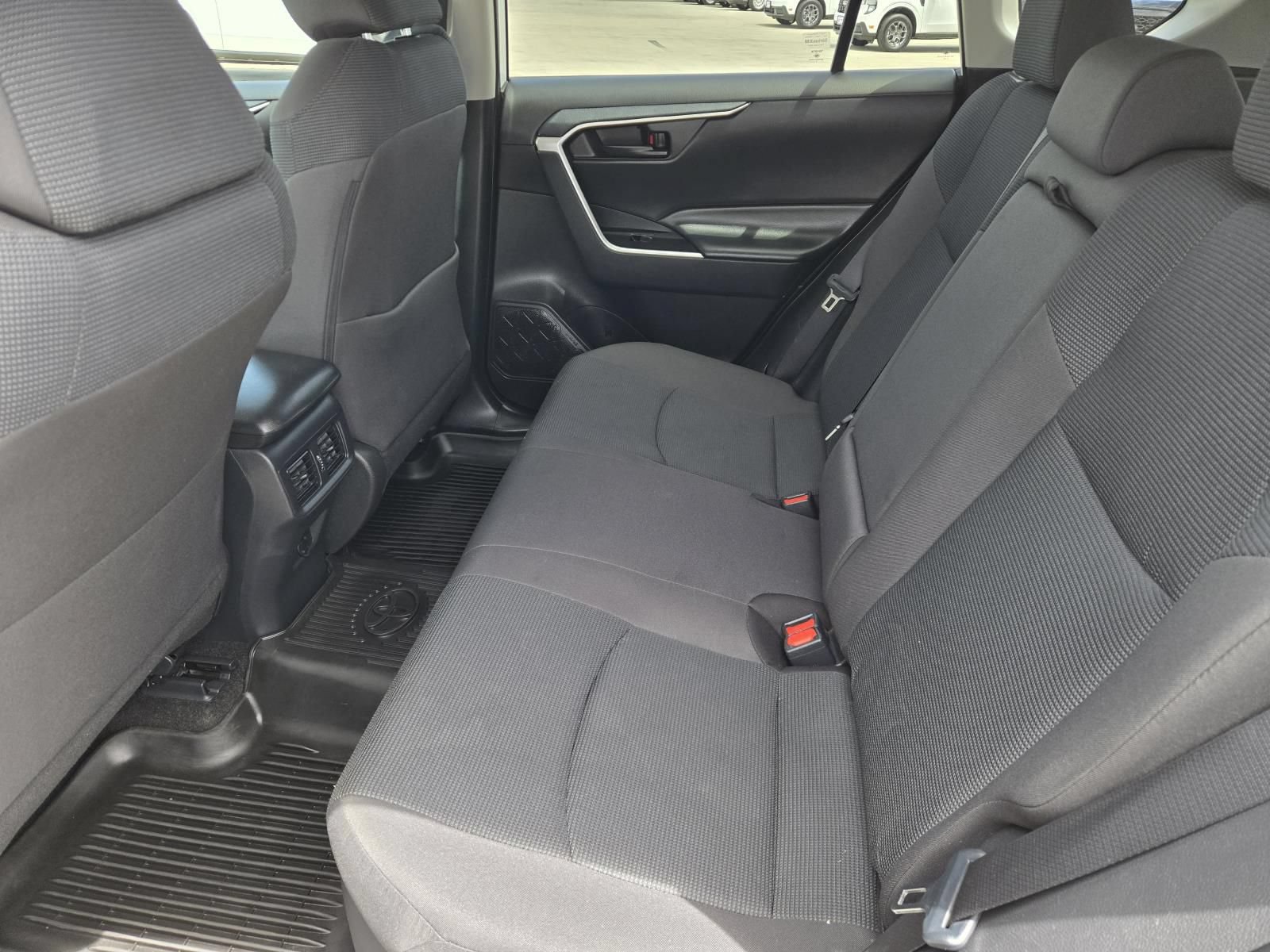 Used 2024 Toyota RAV4 LE AWD/4WD image 25