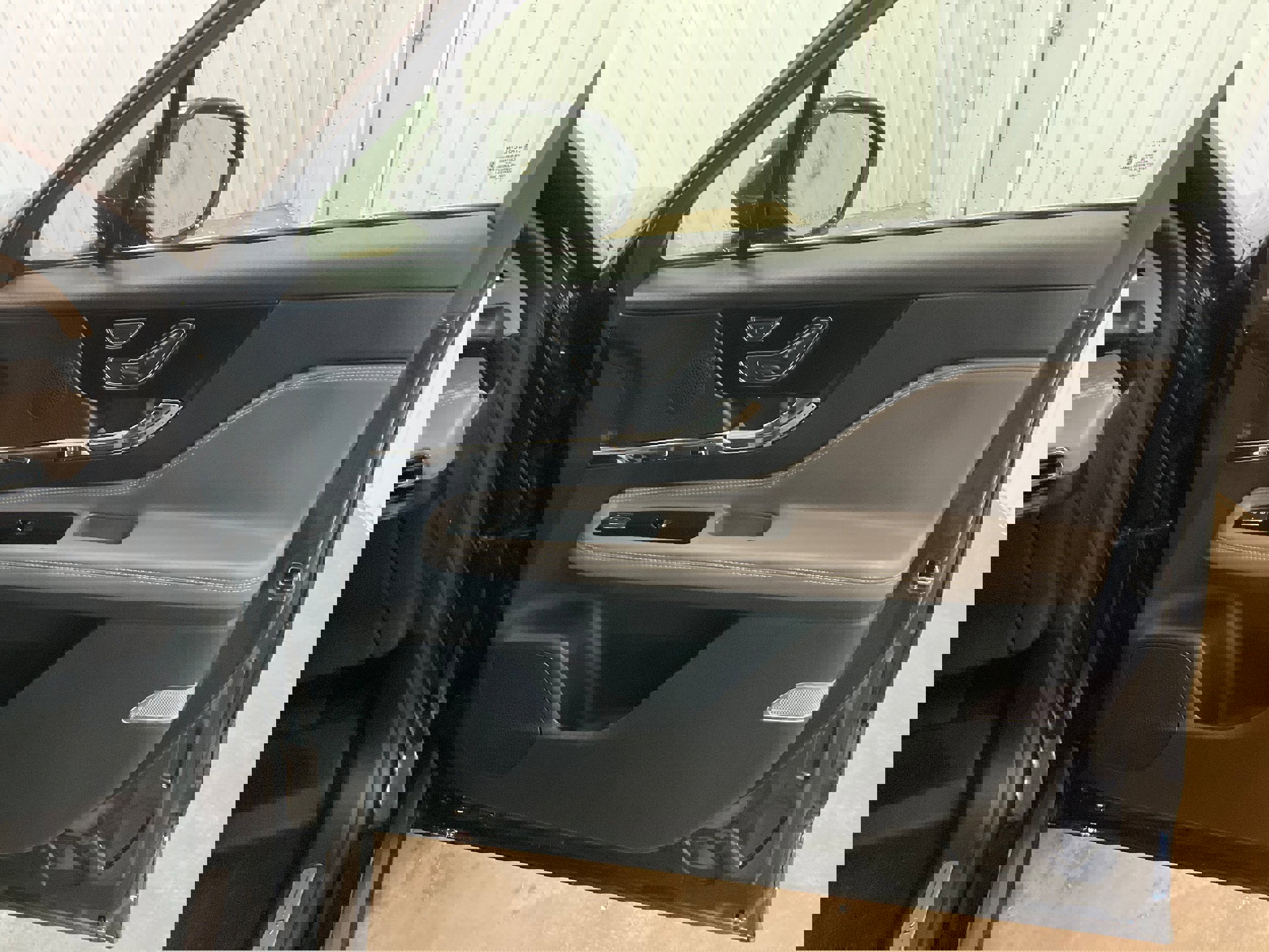 Used 2025 Lincoln Corsair AWD w/ Equipment Group 101A image 29