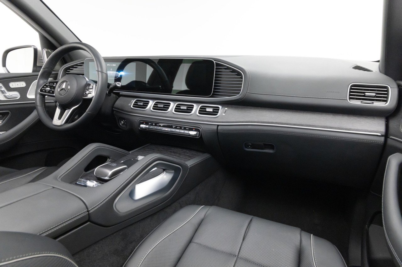 Used 2022 Mercedes-Benz Maybach GLS 600 4MATIC image 2