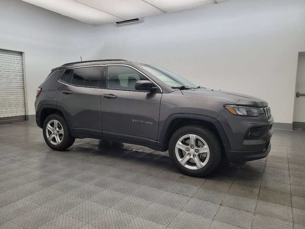 Used 2024 Jeep Compass Latitude image 11