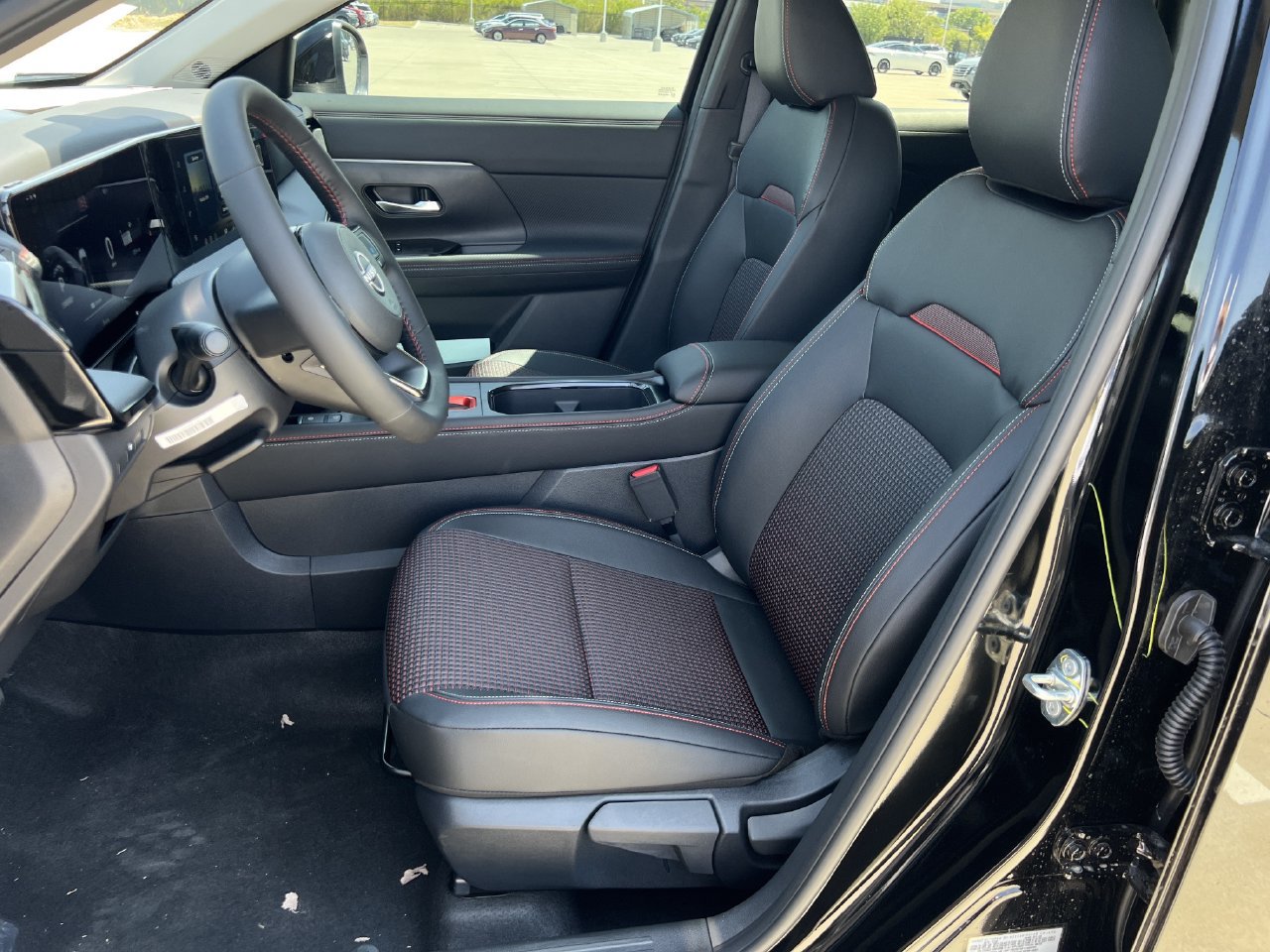 New 2027 Nissan Kicks SR AWD/4WD image 9