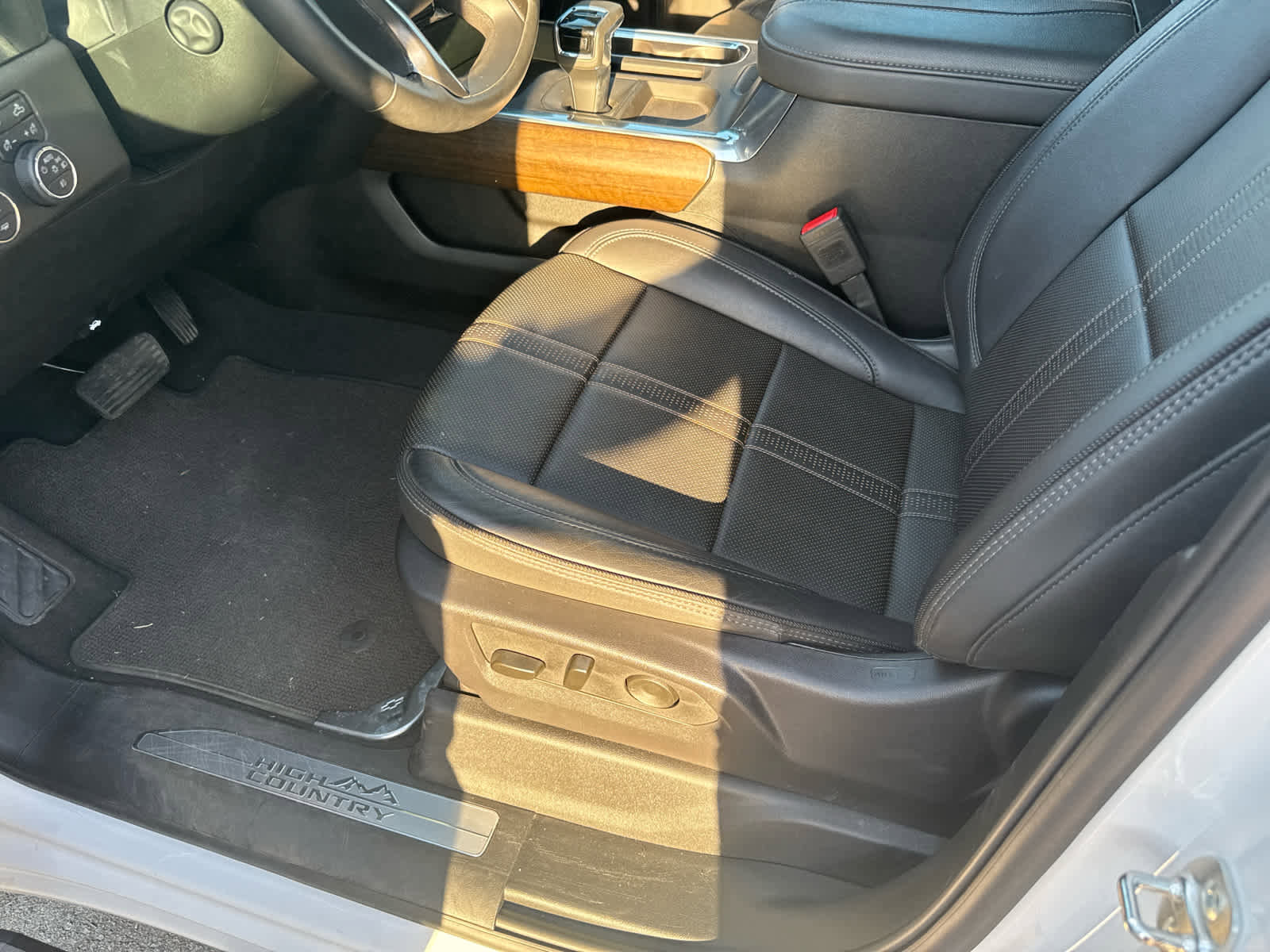 Used 2025 Chevrolet Silverado 1500 High Country w/ Technology Package image 7