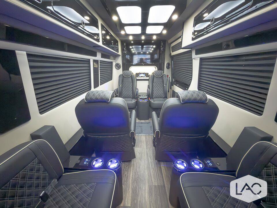 Used 2025 Mercedes-Benz Sprinter 3500 image 25