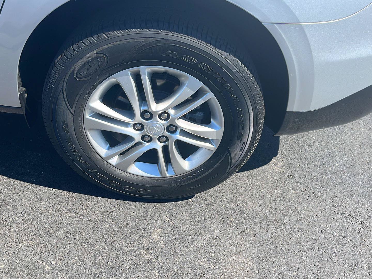 Used 2019 Buick Enclave Essence AWD/4WD image 38